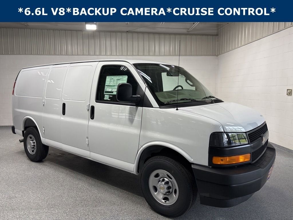 2026 Chevrolet Express 2500 Work Van HD's photo