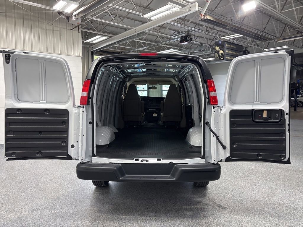 2026 Chevrolet Express Cargo WT