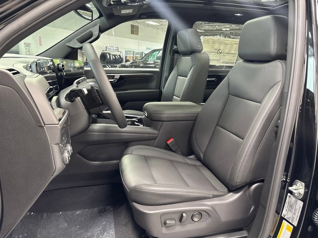 2026 Chevrolet Suburban Z71 - Photo 10