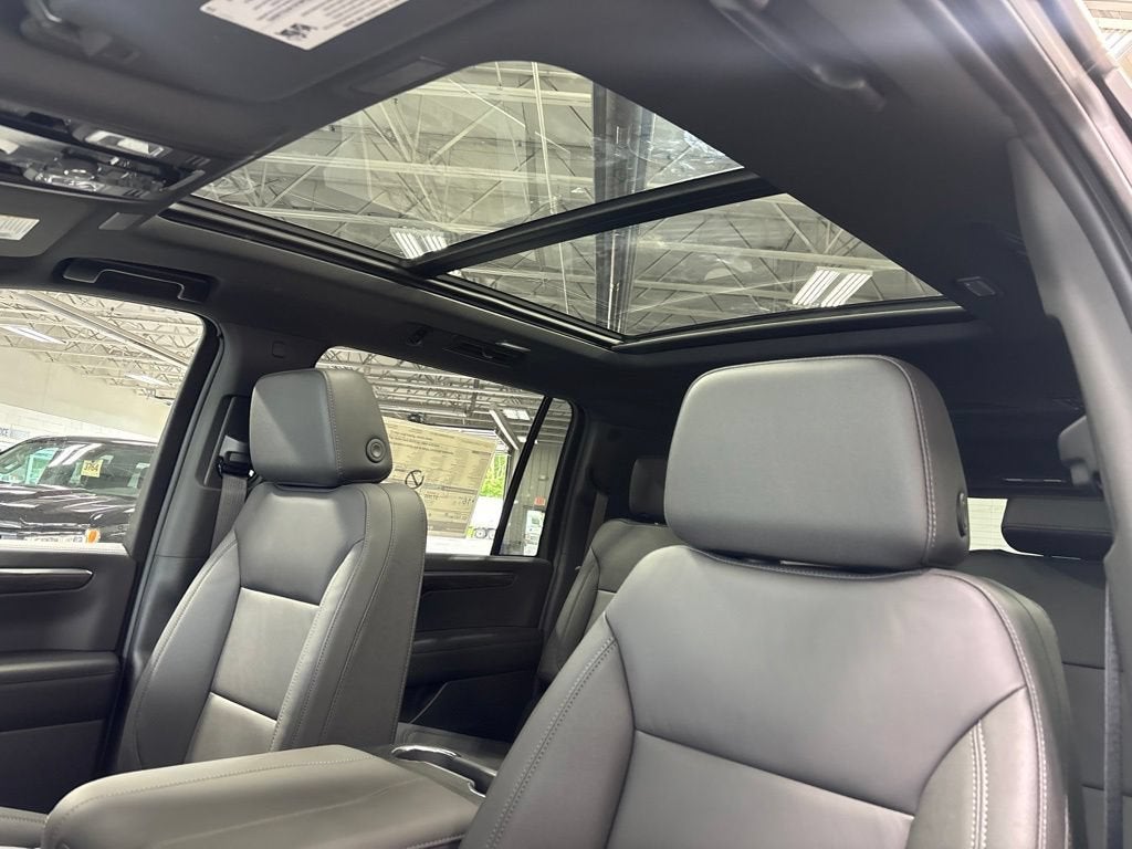 2026 Chevrolet Suburban Z71 - Photo 12