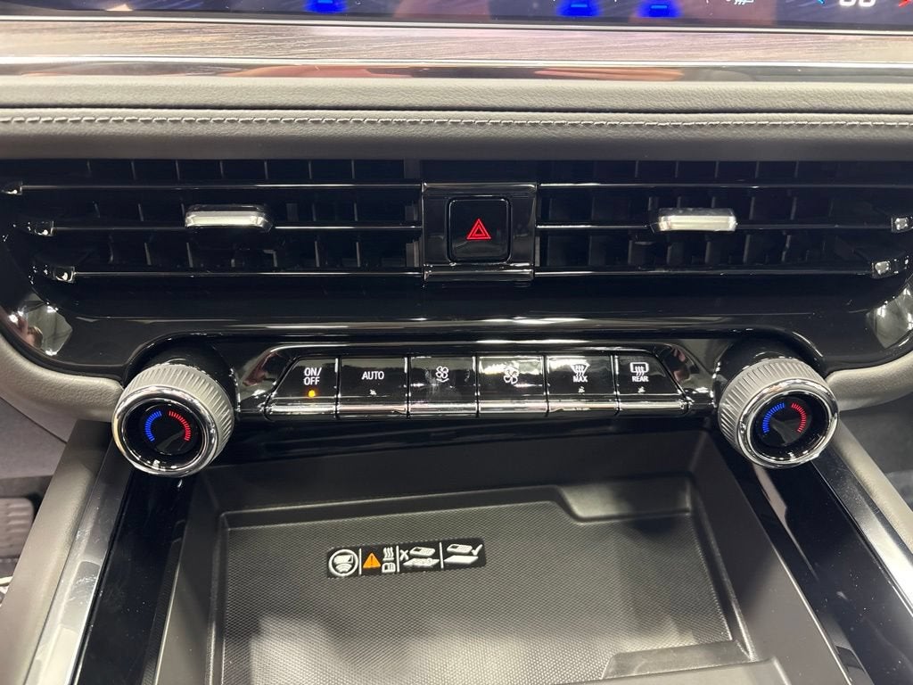 2026 Chevrolet Suburban Z71 - Photo 40