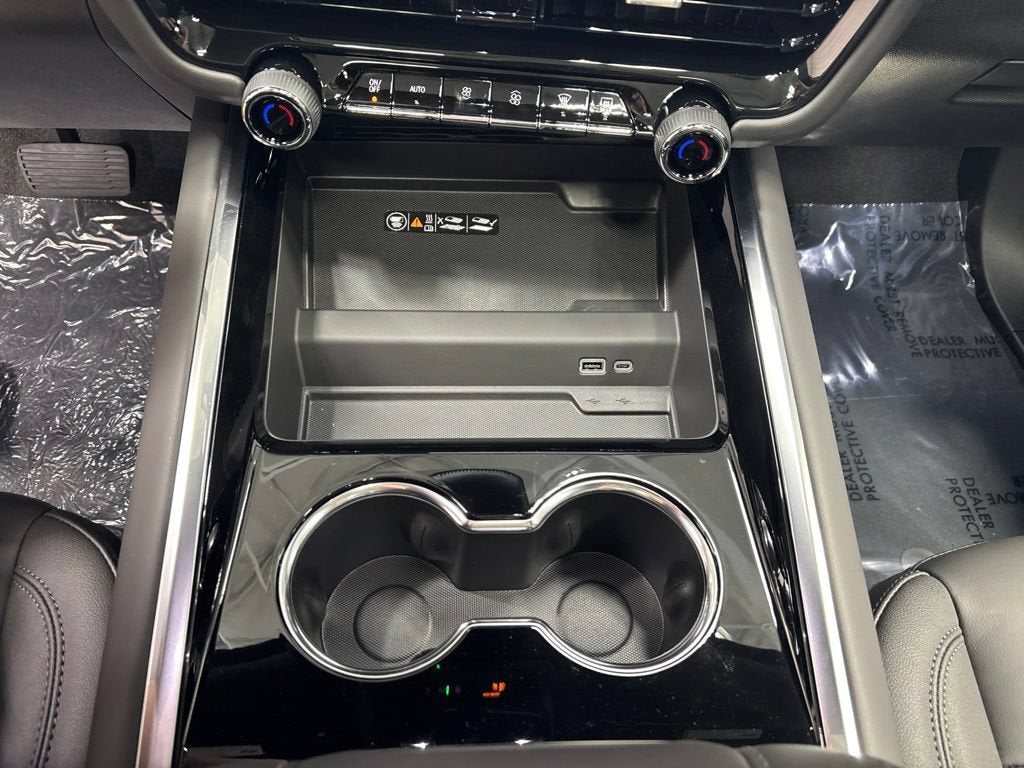 2026 Chevrolet Suburban Z71 - Photo 42