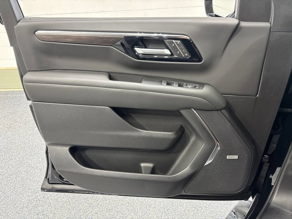 2026 Chevrolet Suburban Z71 - Photo 48