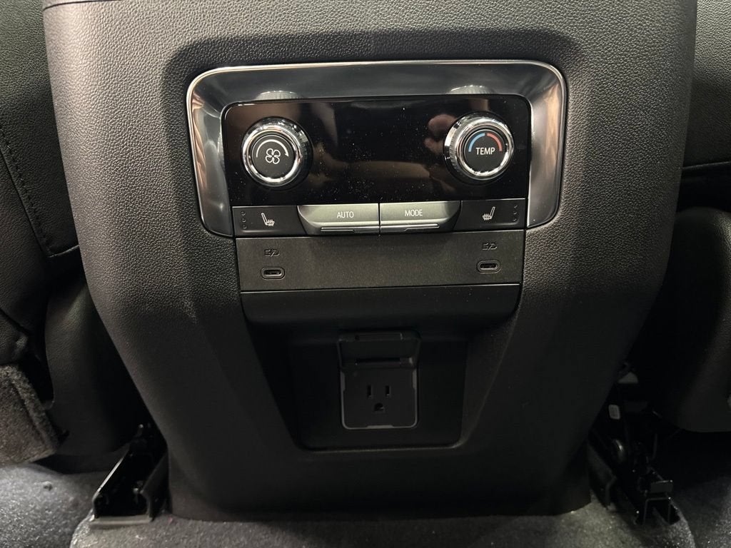 2026 Chevrolet Suburban Z71 - Photo 63