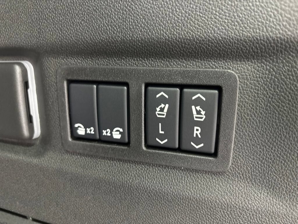 2026 Chevrolet Suburban Z71 - Photo 66