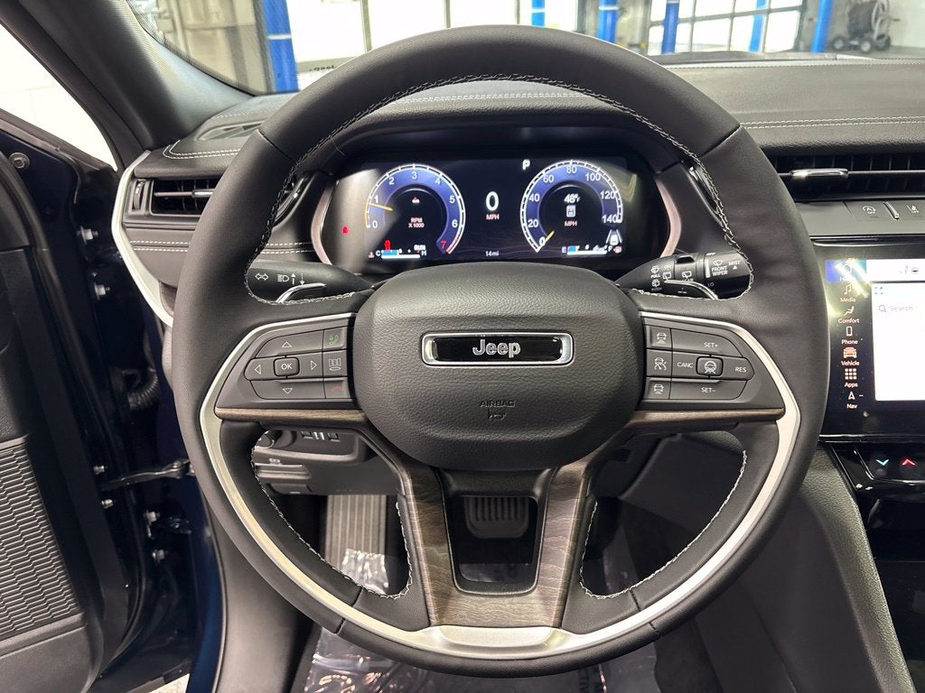 2027 Jeep Grand Cherokee GRAND CHEROKEE LIMITED 4X4