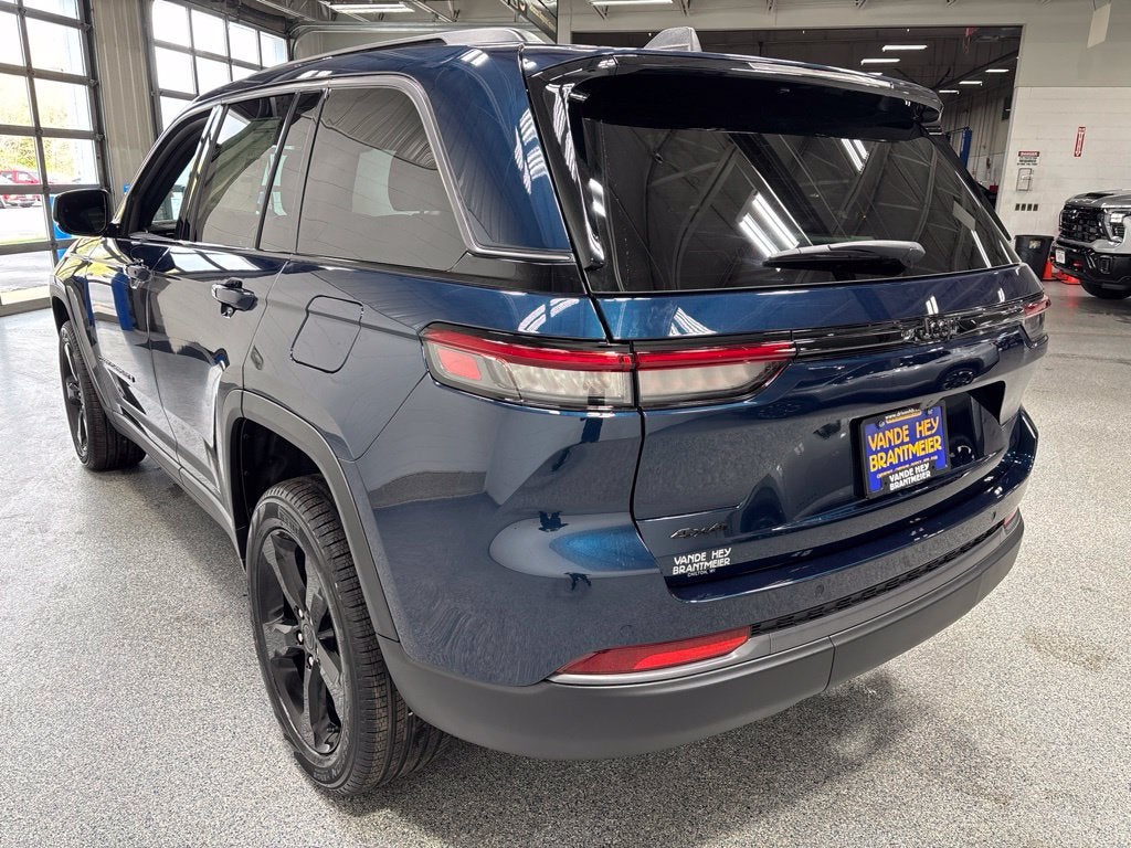 2027 Jeep Grand Cherokee GRAND CHEROKEE LIMITED 4X4