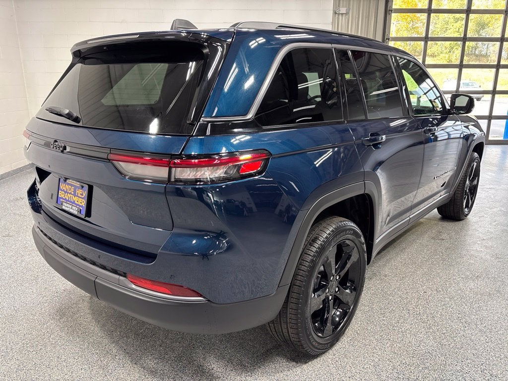 2027 Jeep Grand Cherokee GRAND CHEROKEE LIMITED 4X4