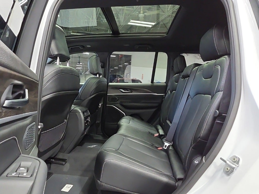 2026 Jeep Grand Cherokee GRAND CHEROKEE LIMITED RESERVE 4X4