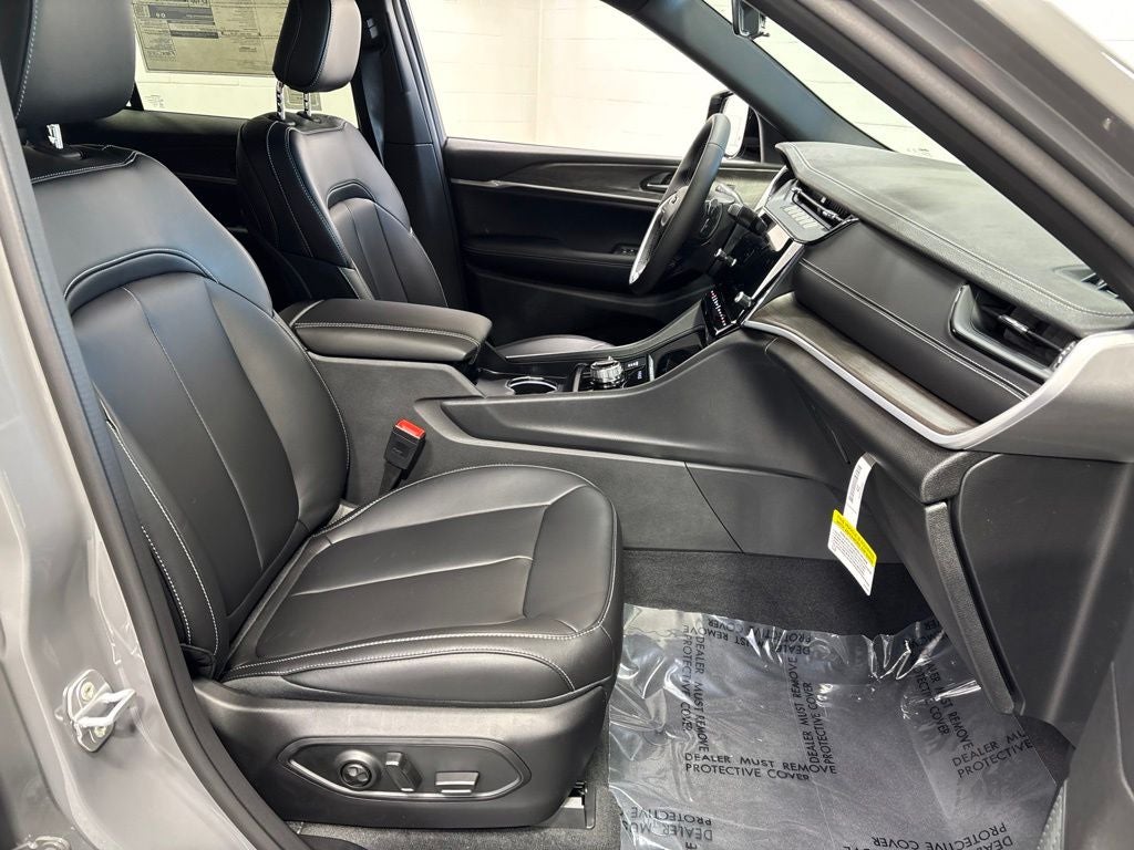 2027 Jeep Grand Cherokee GRAND CHEROKEE LIMITED 4X4