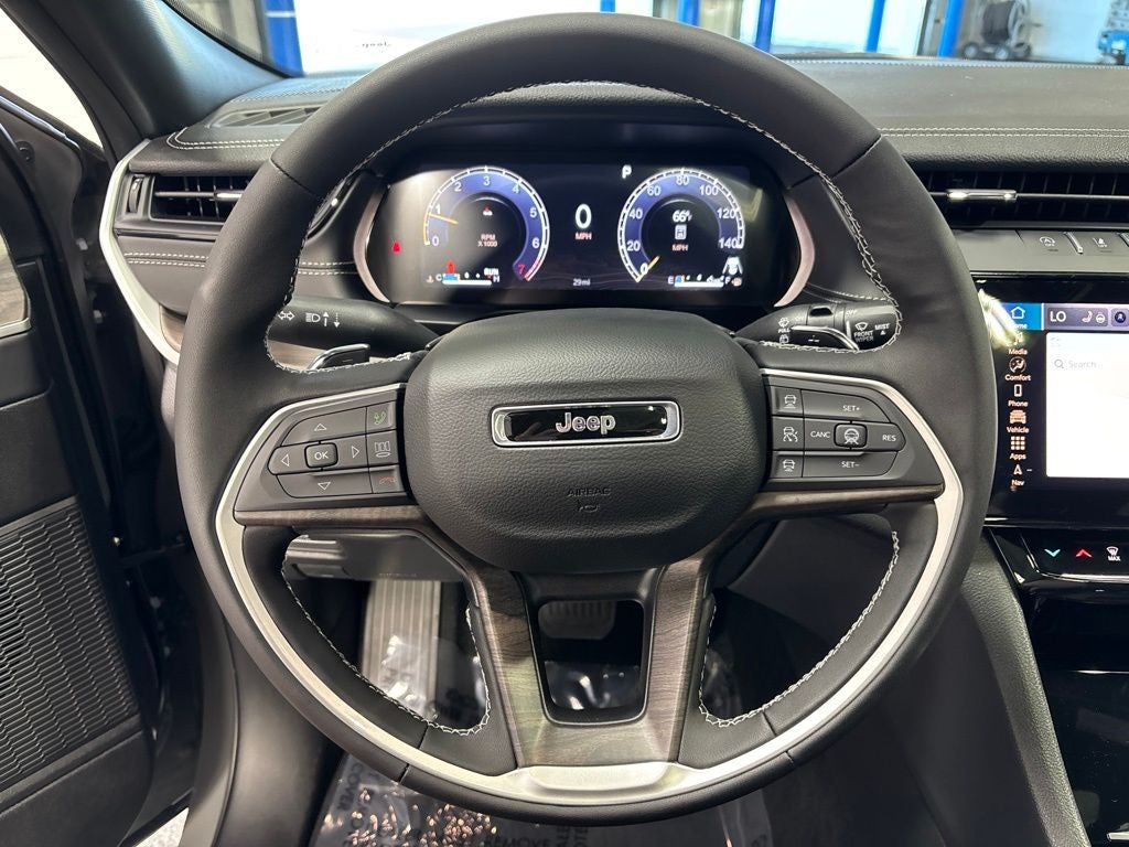2027 Jeep Grand Cherokee GRAND CHEROKEE LIMITED 4X4
