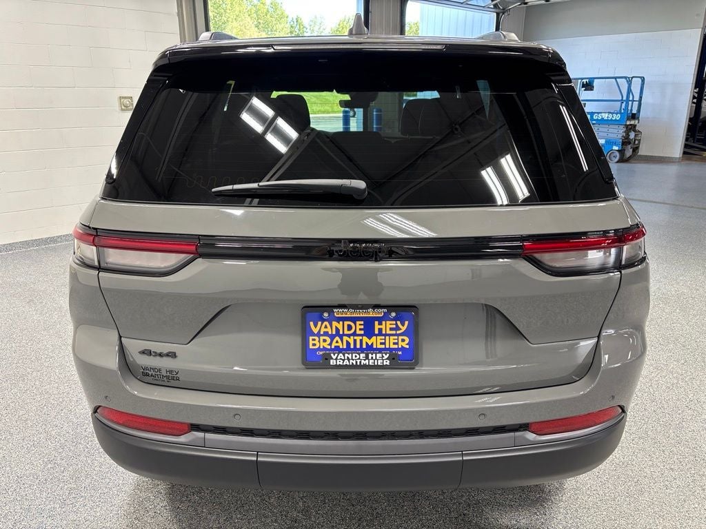 2027 Jeep Grand Cherokee GRAND CHEROKEE LIMITED 4X4