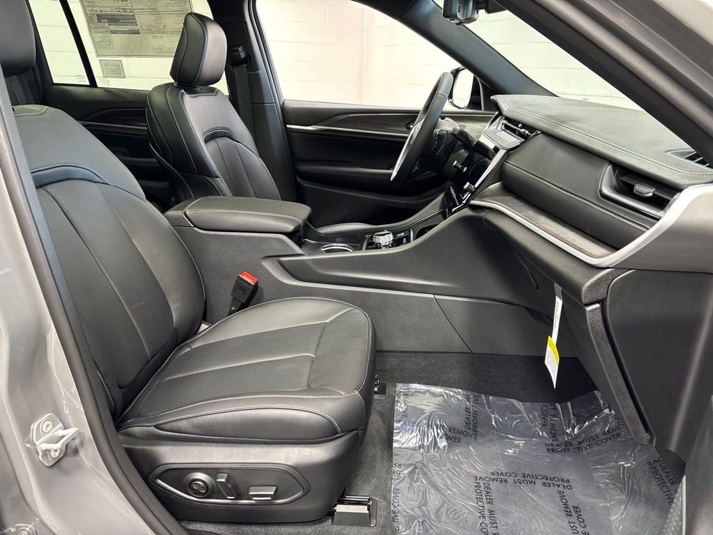 2027 Jeep Grand Cherokee GRAND CHEROKEE LIMITED RESERVE 4X4
