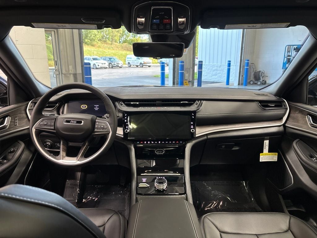 2027 Jeep Grand Cherokee GRAND CHEROKEE LIMITED RESERVE 4X4