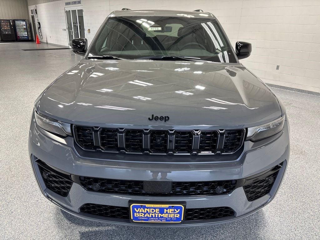 2027 Jeep Grand Cherokee GRAND CHEROKEE LIMITED RESERVE 4X4