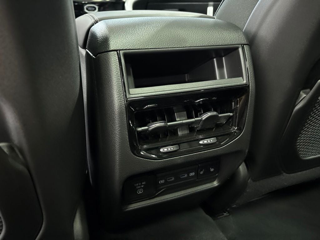 2027 Jeep Grand Cherokee GRAND CHEROKEE LIMITED RESERVE 4X4