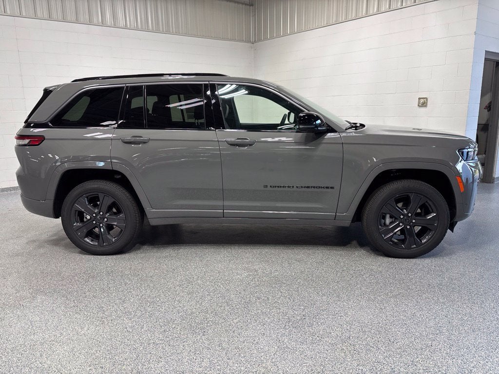 2027 Jeep Grand Cherokee GRAND CHEROKEE LIMITED RESERVE 4X4