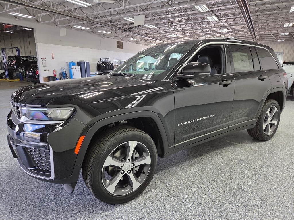 2026 Jeep Grand Cherokee GRAND CHEROKEE LIMITED 4X4