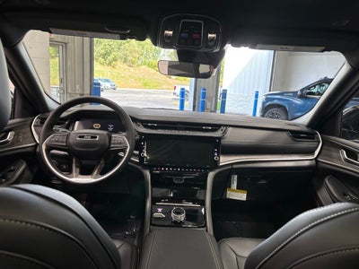 2027 Jeep Grand Cherokee GRAND CHEROKEE LIMITED 4X4