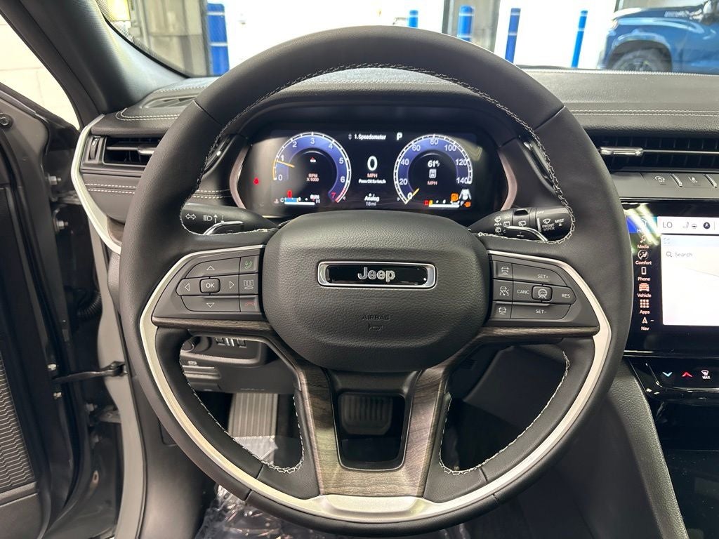 2027 Jeep Grand Cherokee GRAND CHEROKEE LIMITED 4X4