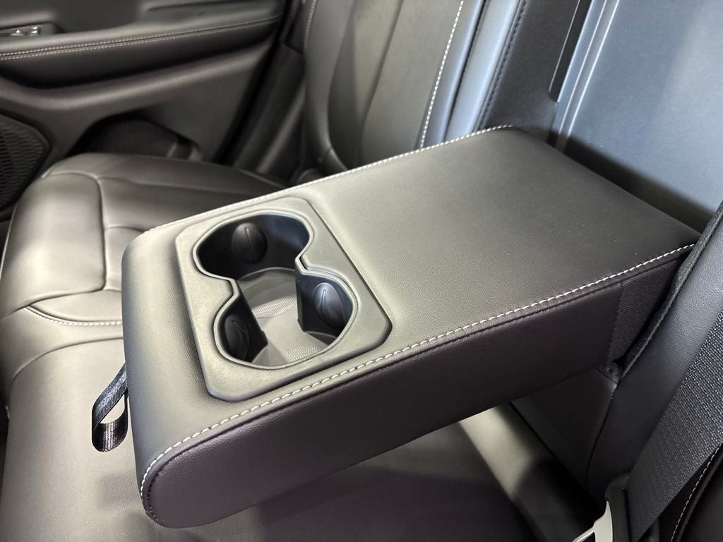 2027 Jeep Grand Cherokee GRAND CHEROKEE LIMITED 4X4