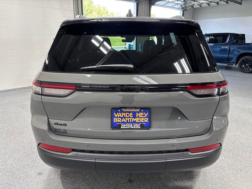 2027 Jeep Grand Cherokee GRAND CHEROKEE LIMITED 4X4