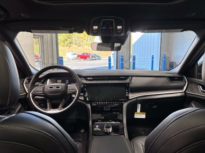 2027 Jeep Grand Cherokee GRAND CHEROKEE LIMITED 4X4