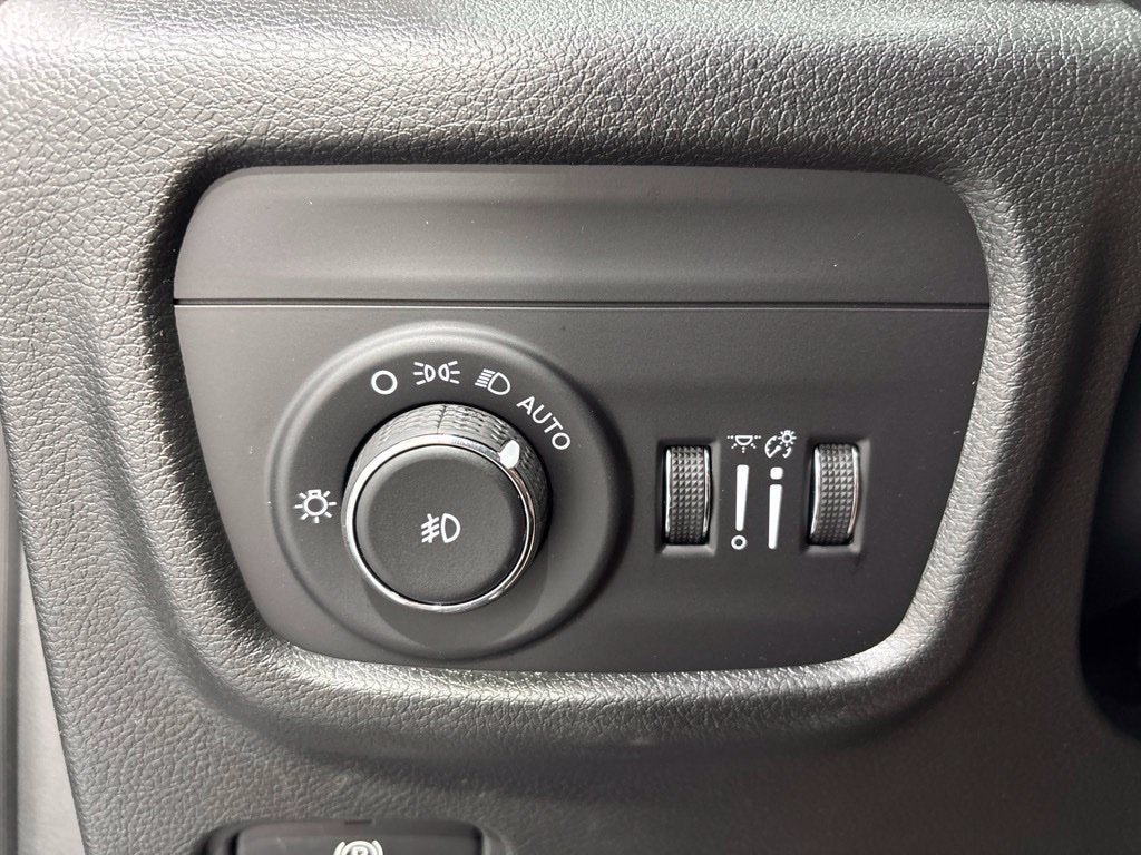 2027 Jeep Grand Cherokee GRAND CHEROKEE LIMITED 4X4
