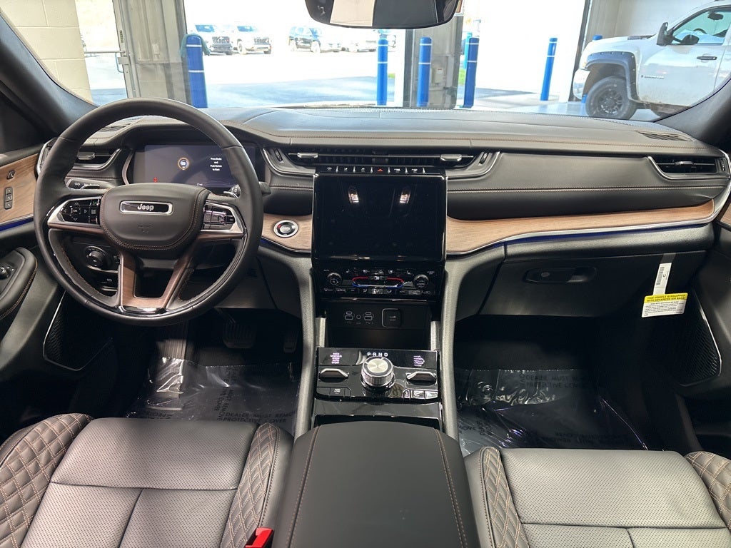 2025 Jeep Grand Cherokee GRAND CHEROKEE SUMMIT 4X4