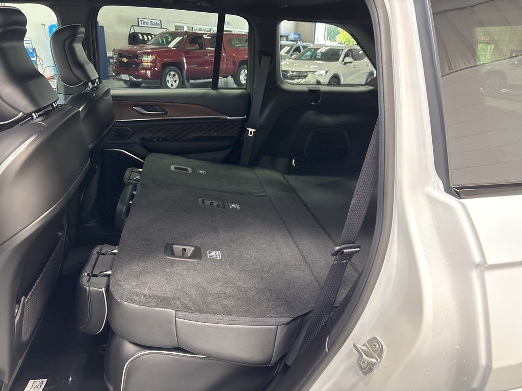 2025 Jeep Grand Cherokee GRAND CHEROKEE SUMMIT 4X4