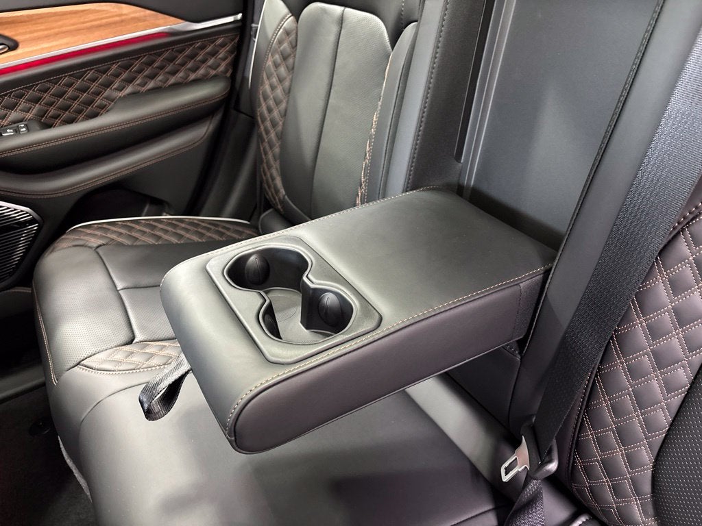 2027 Jeep Grand Cherokee GRAND CHEROKEE SUMMIT 4X4