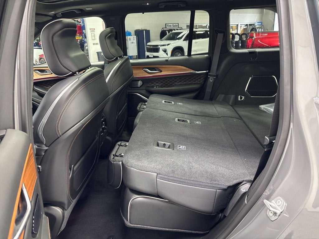 2027 Jeep Grand Cherokee GRAND CHEROKEE SUMMIT 4X4
