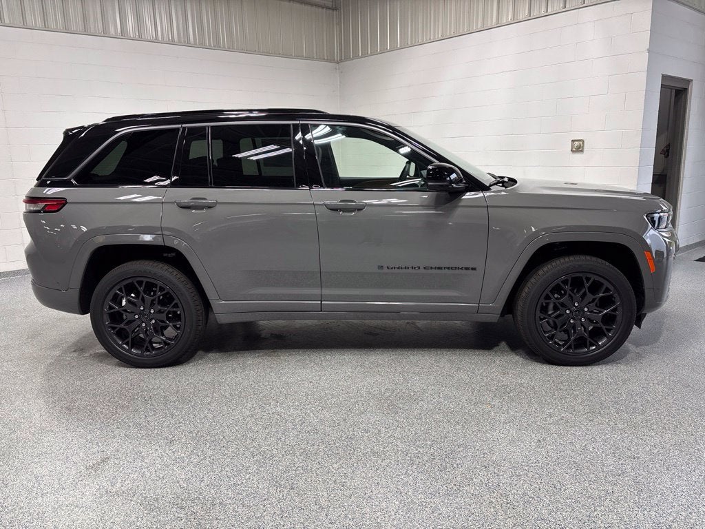 2027 Jeep Grand Cherokee GRAND CHEROKEE SUMMIT 4X4