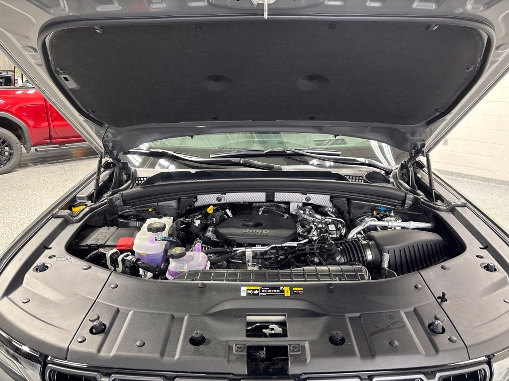 2027 Jeep Grand Cherokee GRAND CHEROKEE SUMMIT 4X4