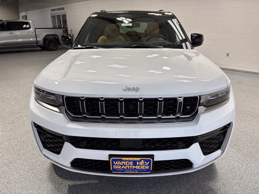 2027 Jeep Grand Cherokee GRAND CHEROKEE SUMMIT 4X4