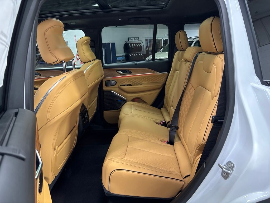 2027 Jeep Grand Cherokee GRAND CHEROKEE SUMMIT 4X4