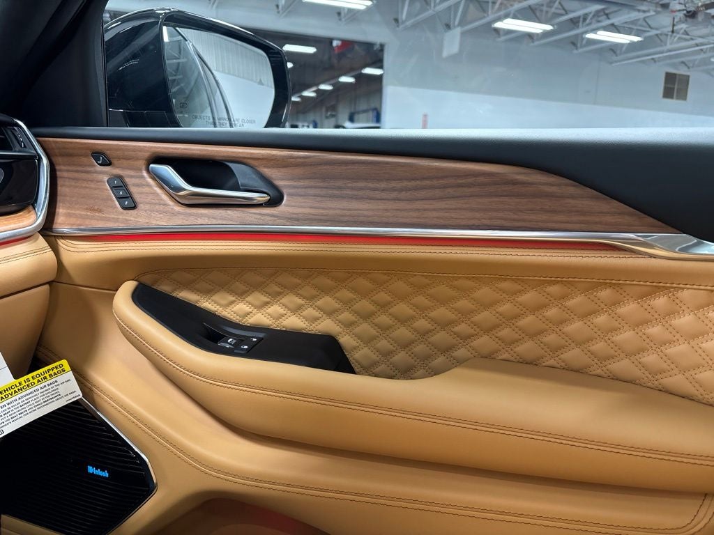 2027 Jeep Grand Cherokee Summit