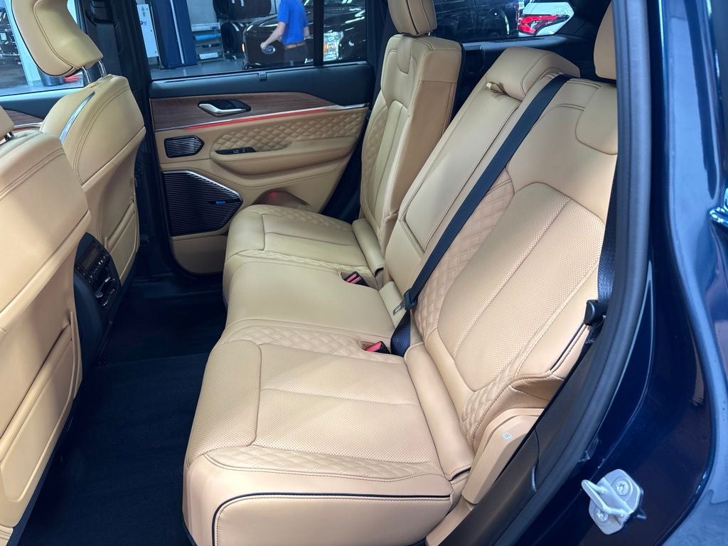 2027 Jeep Grand Cherokee Summit