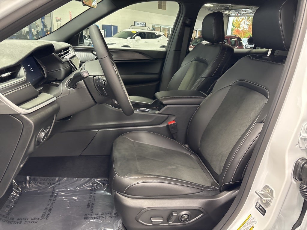 2025 Jeep Grand Cherokee L GRAND CHEROKEE L ALTITUDE X 4X4