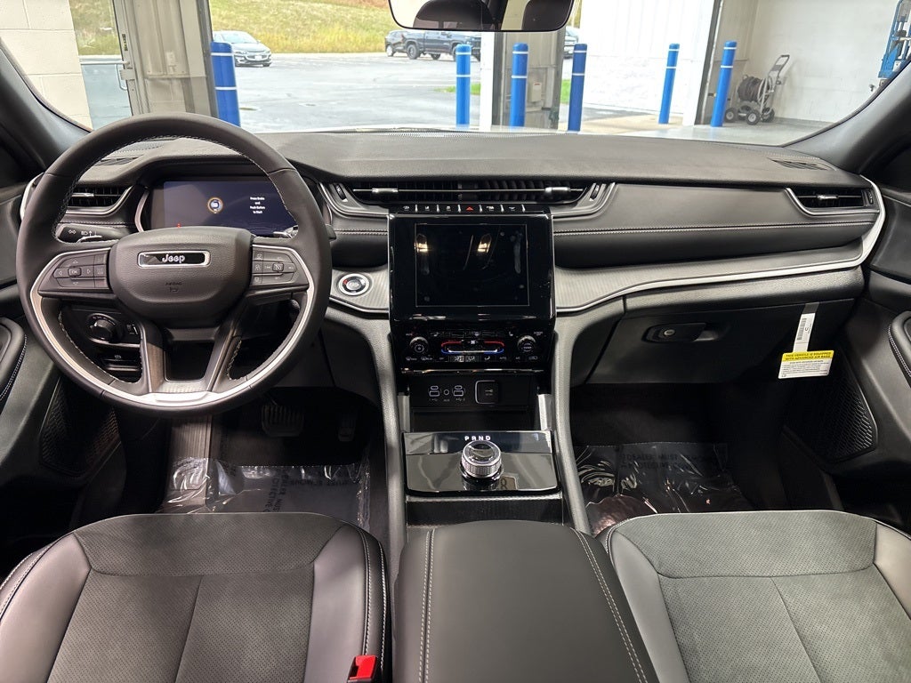 2025 Jeep Grand Cherokee L GRAND CHEROKEE L ALTITUDE X 4X4