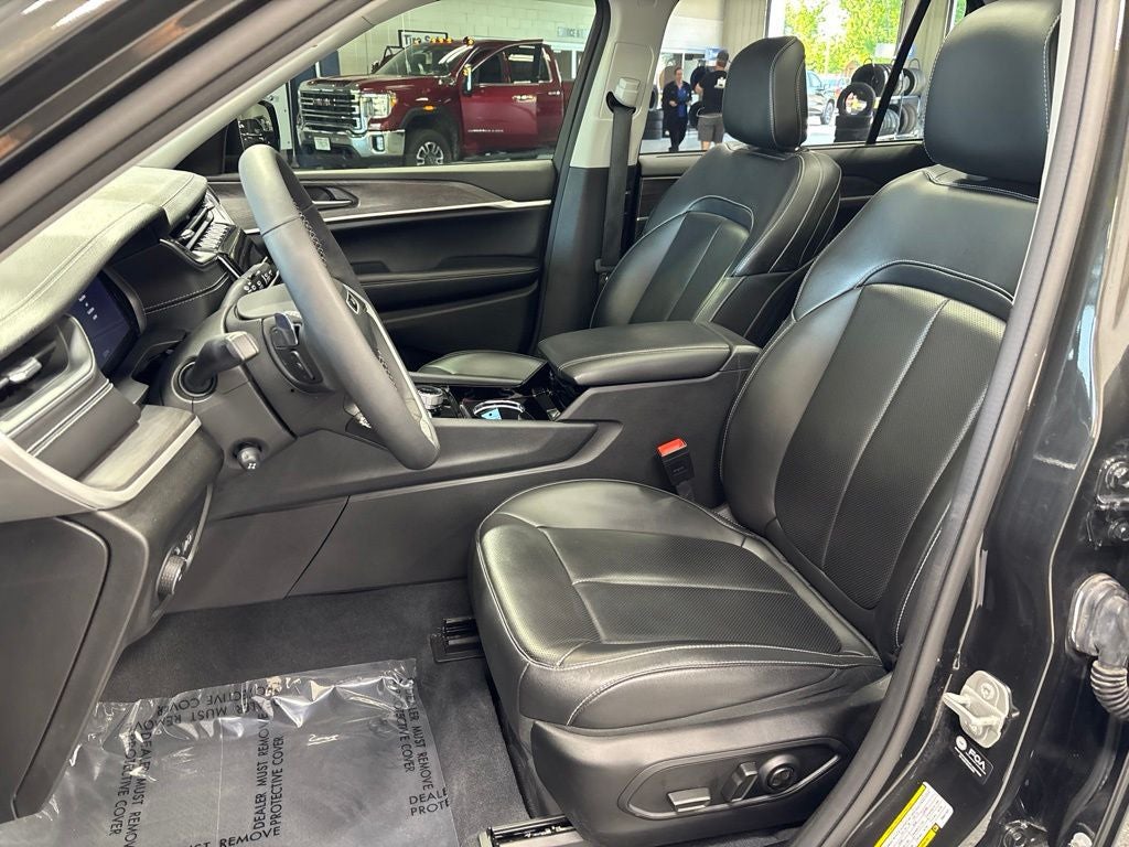 2023 Jeep Grand Cherokee L Limited 4x4