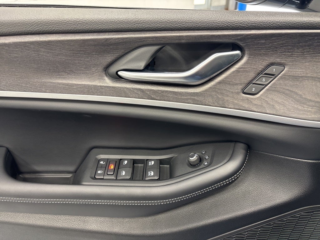 2025 Jeep Grand Cherokee L GRAND CHEROKEE L LIMITED 4X4