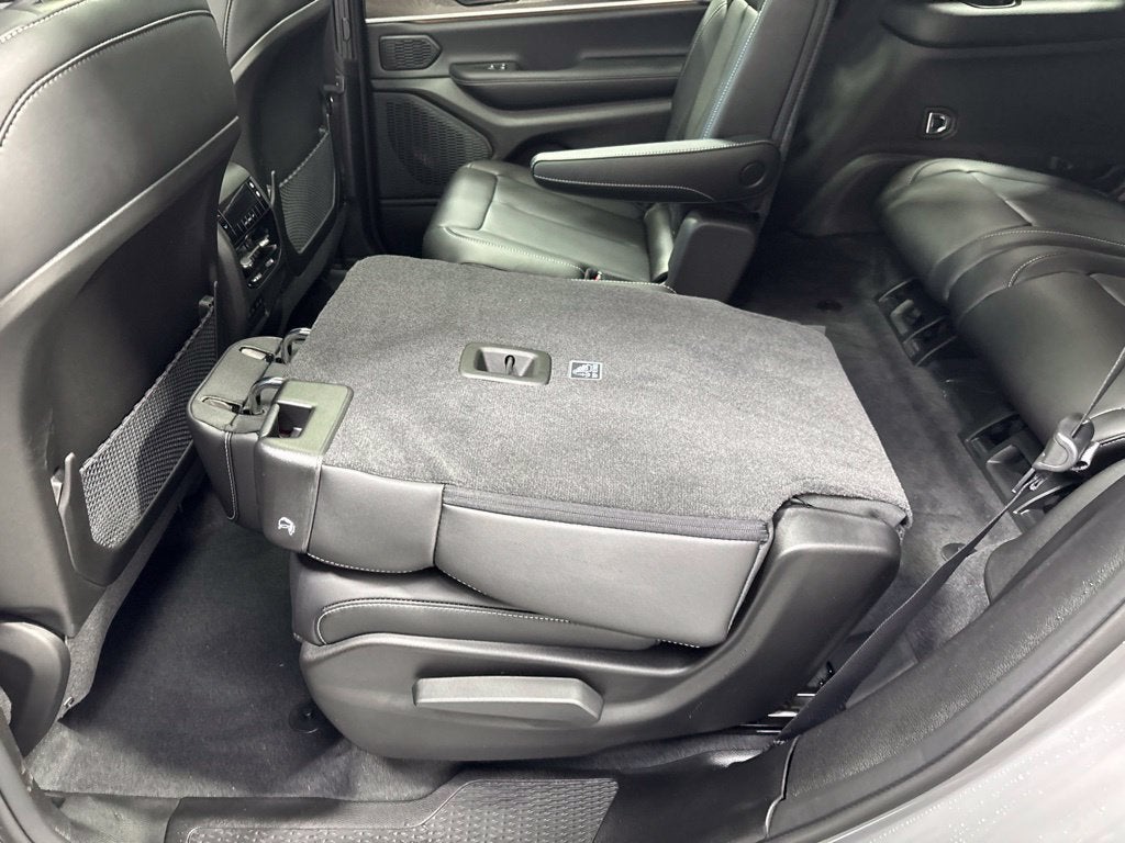 2027 Jeep Grand Cherokee L GRAND CHEROKEE L LIMITED 4X4