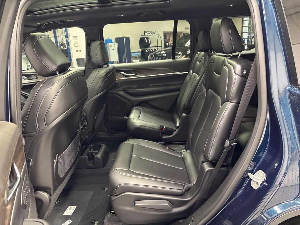 2027 Jeep Grand Cherokee L GRAND CHEROKEE L LIMITED 4X4