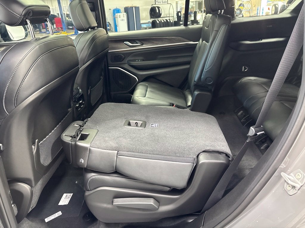 2027 Jeep Grand Cherokee L GRAND CHEROKEE L LIMITED RESERVE 4X4