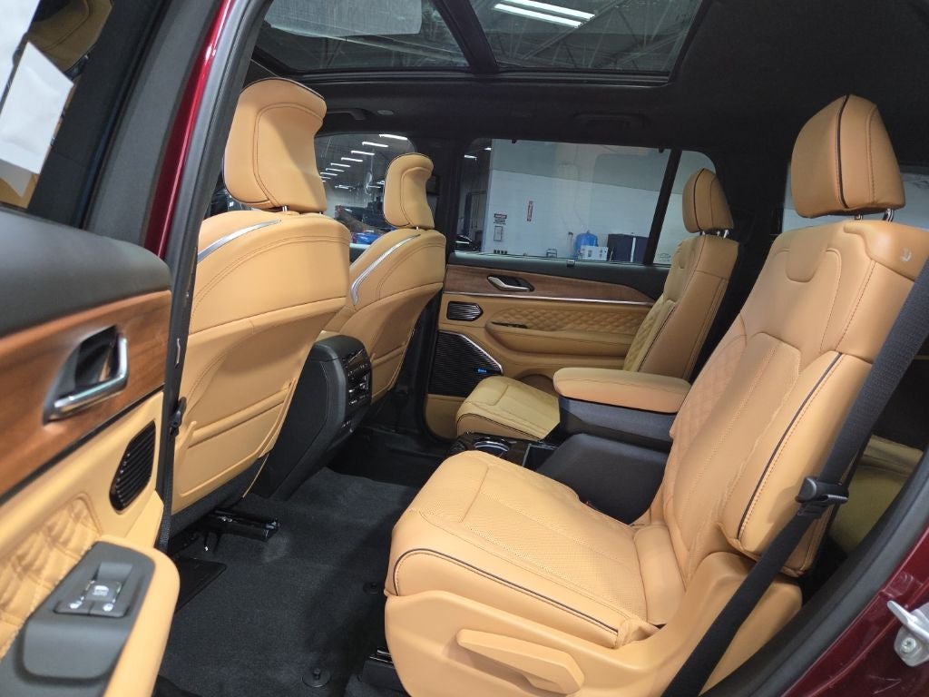 2026 Jeep Grand Cherokee L GRAND CHEROKEE L SUMMIT 4X4