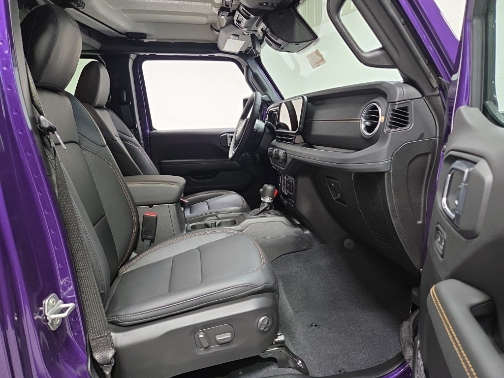 2026 Jeep Gladiator GLADIATOR SAHARA 4X4