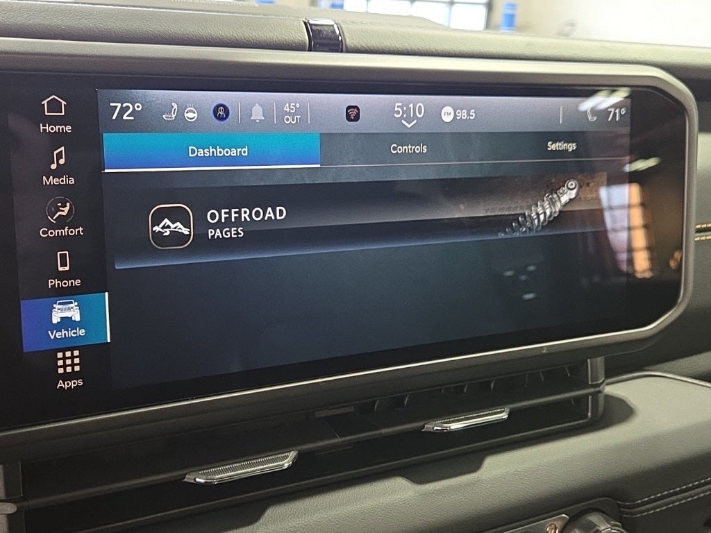 2026 Jeep Gladiator GLADIATOR SAHARA 4X4