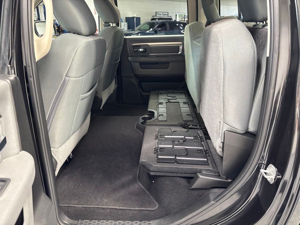 2018 RAM 1500 Big Horn Crew Cab 4x4 5'7' Box