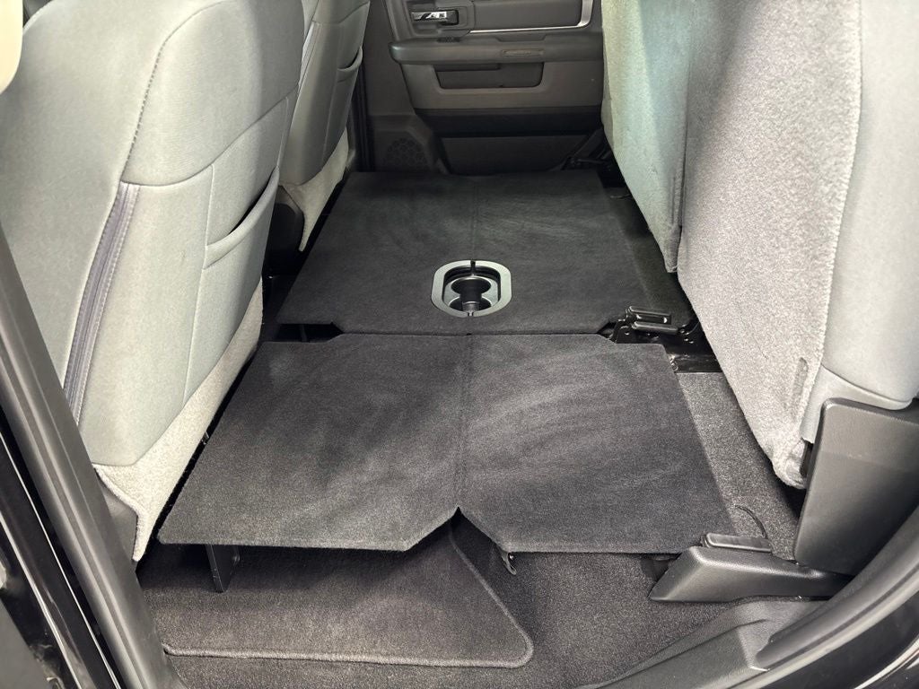 2018 RAM 1500 Big Horn Crew Cab 4x4 5'7' Box